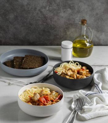 Service de cuisine traditionnelle : Plats maison du jour Couscous Chakchouka Possibilité de manger sur place