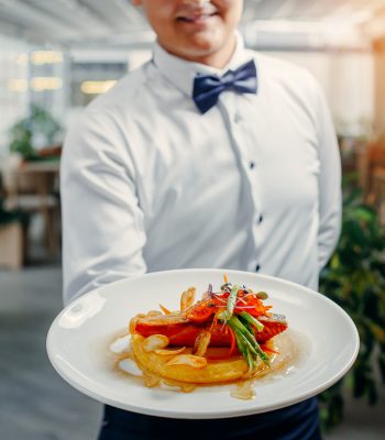 Un des services majeurs de Sidra : Plateaux repas Commandes sur mesure Événements privés (mariages, fêtes, cérémonies…) Événements professionnels (entreprises, institutions…) Devis personnalisés Livraison possible